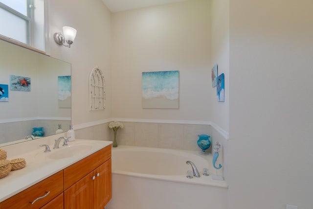 4 of 32 - 9930 Boynton Gardens Way, Boynton Beach, FL