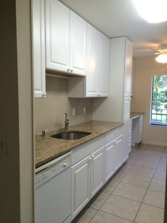4 of 10 - 150 Pineview Road #c1, Jupiter, FL