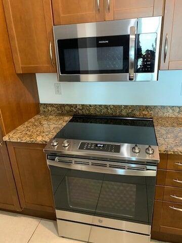 4 of 12 - 450 N Federal Highway #703, Boynton Beach, FL
