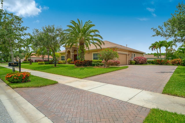 3 of 18 - 7422 Se Belle Maison Drive, Stuart, FL