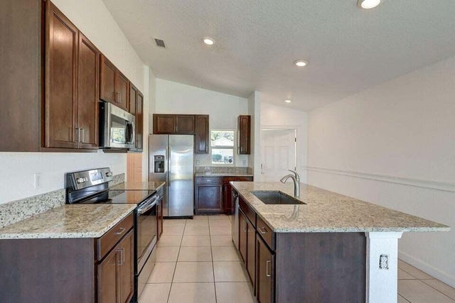 4 of 7 - 905 Bent Creek Drive, Fort Pierce, FL