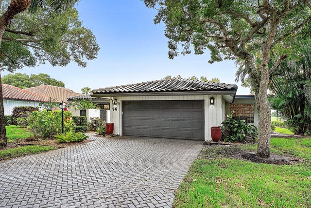 2 of 73 - 14 Oaks Lane, Boynton Beach, FL