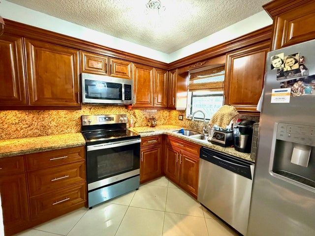 304 Shoreview Drive #4, Greenacres