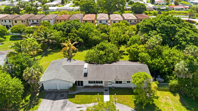 3 of 31 - 5250 Rock Island Road, Tamarac, FL
