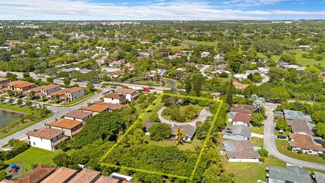 4 of 31 - 5250 Rock Island Road, Tamarac, FL