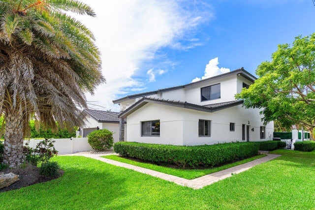 3 of 46 - 811 Se 31st Street, Boca Raton, FL