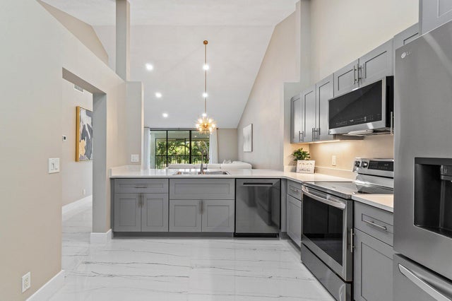 5 of 41 - 6944 Briarlake Circle #203, Palm Beach Gardens, FL