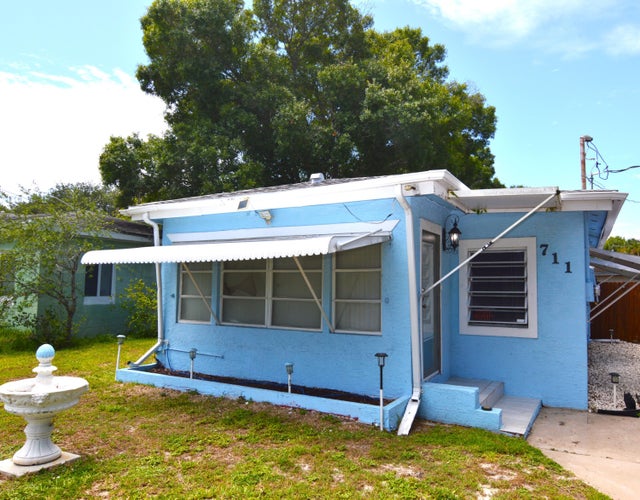 1 of 11 - 711 Cedar Place, Fort Pierce, FL