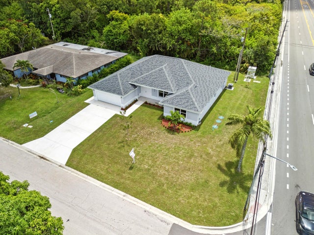 4 of 35 - 2624 Newport Drive, Fort Pierce, FL