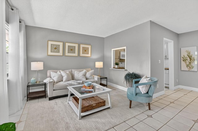 4 of 39 - 300 Ne 20th Street #108, Boca Raton, FL
