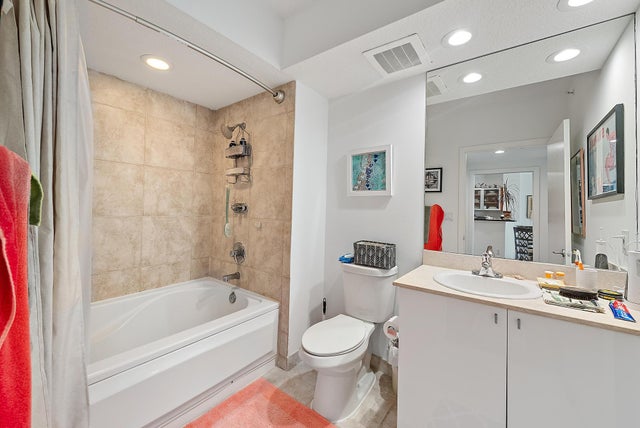 5 of 18 - 1551 N Flagler Drive #1410, West Palm Beach, FL