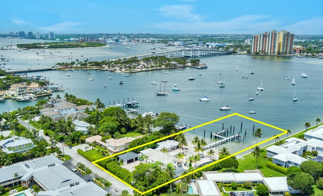 5 of 15 - 3025 Lake Drive, Singer Island, FL