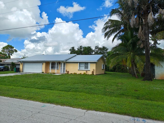 2 of 17 - 253 Se Verada Avenue, Port Saint Lucie, FL