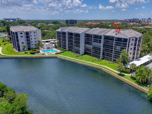 4 of 45 - 11370 Twelve Oaks Way #611, North Palm Beach, FL