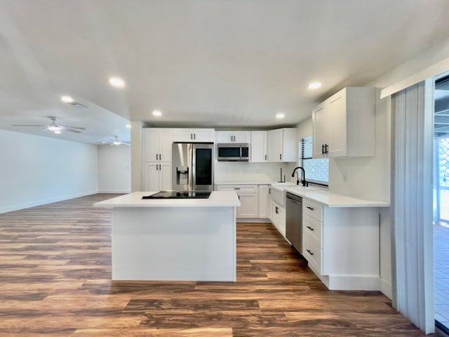 1 of 52 - 2555 Pga Boulevard #421, Palm Beach Gardens, FL