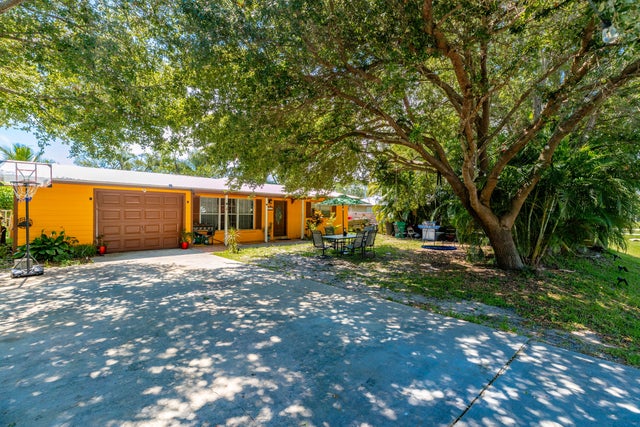 2 of 19 - 5402 Shannon Drive, Fort Pierce, FL