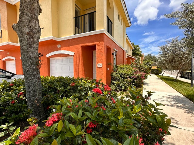 1 of 41 - 44 Se Sedona Circle #204, Stuart, FL