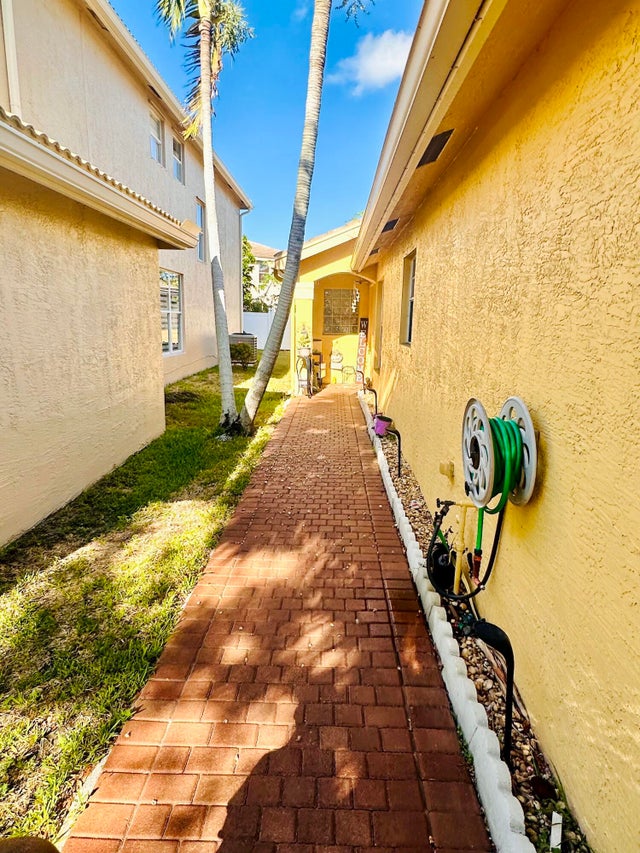 3 of 33 - 5200 Rising Comet Lane, Greenacres, FL
