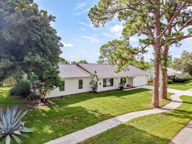 2 of 51 - 709 Warren Drive, Jupiter, FL