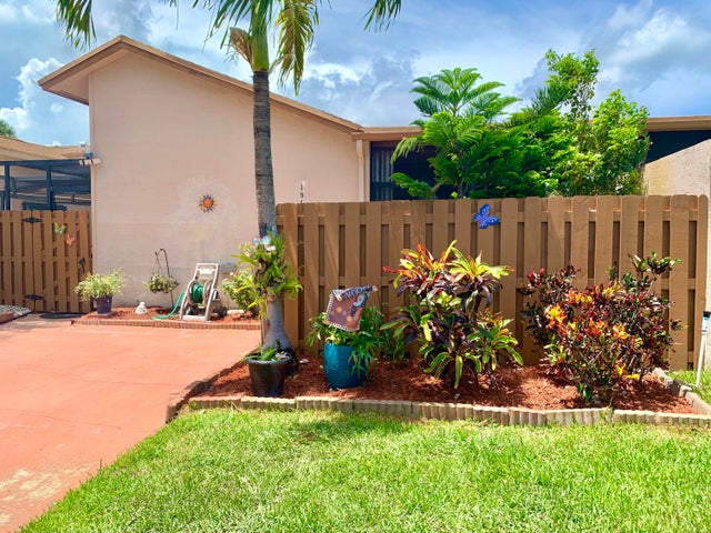 1 of 18 - 2400 Sw 19th Avenue #105, Boynton Beach, FL