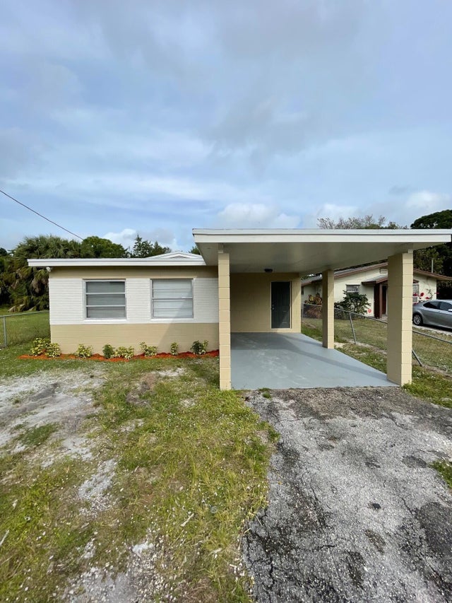 1 of 7 - 2514 Avenue I, Fort Pierce, FL