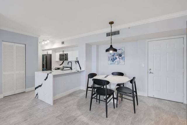 1 of 39 - 651 Okeechobee Boulevard #901, West Palm Beach, FL