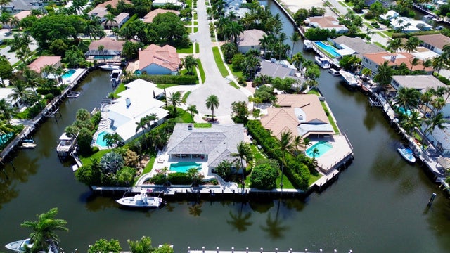 830 Ne Boca Bay Colony Drive, Boca Raton