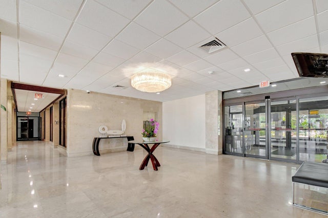 5 of 36 - 300 Bayview Drive #1703, Sunny Isles Beach, FL