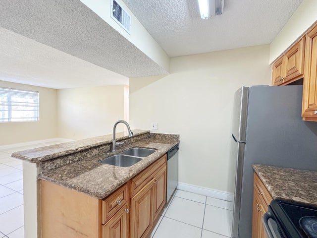 4 of 43 - 1241 Sw 46th Avenue #1008, Pompano Beach, FL