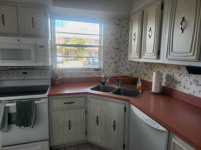 5 of 18 - 18081 Se Country Club Drive #4-35, Tequesta, FL