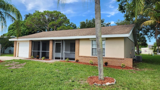1 of 13 - 342 Ne Surrey Street, Port Saint Lucie, FL