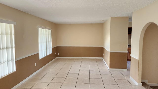 4 of 13 - 342 Ne Surrey Street, Port Saint Lucie, FL