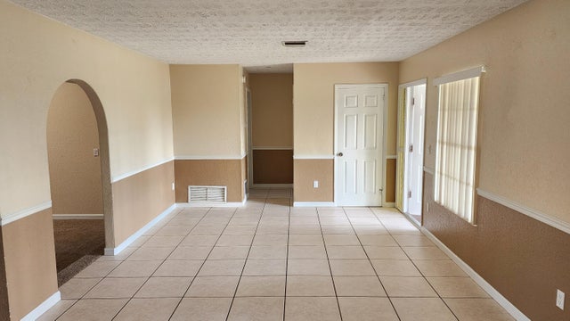5 of 13 - 342 Ne Surrey Street, Port Saint Lucie, FL