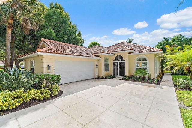 1 of 78 - 216 E Tall Oaks Circle, Palm Beach Gardens, FL