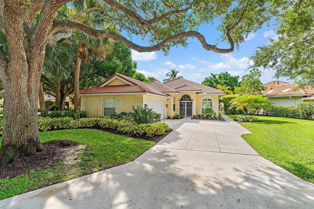 4 of 78 - 216 E Tall Oaks Circle, Palm Beach Gardens, FL