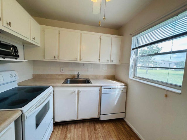 1 of 27 - 148 Coventry G, West Palm Beach, FL