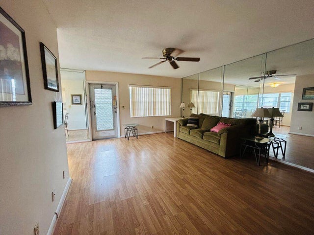 3 of 27 - 148 Coventry G, West Palm Beach, FL