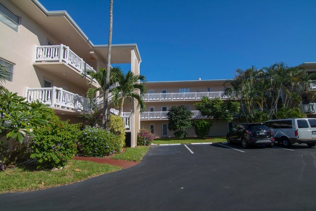 1 of 29 - 2615 N Garden Drive #308, Lake Worth, FL