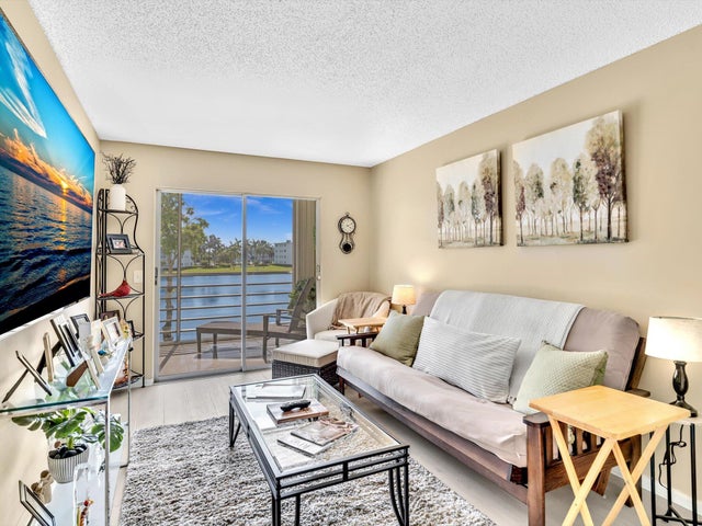 4 of 47 - 2083 Guildford E, Boca Raton, FL