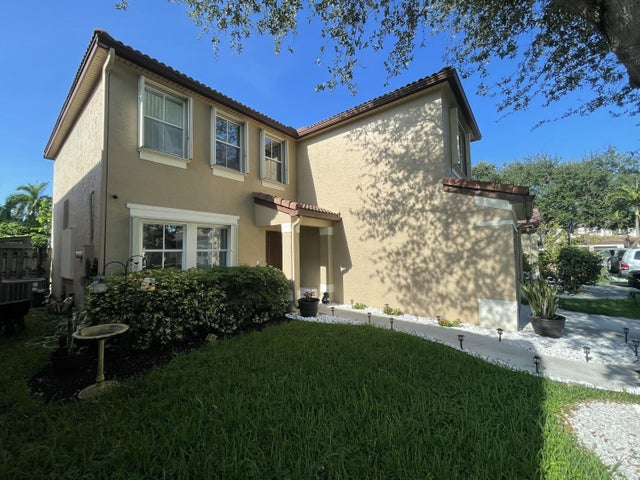 5 of 77 - 4231 Nw 1st Drive, Deerfield Beach, FL