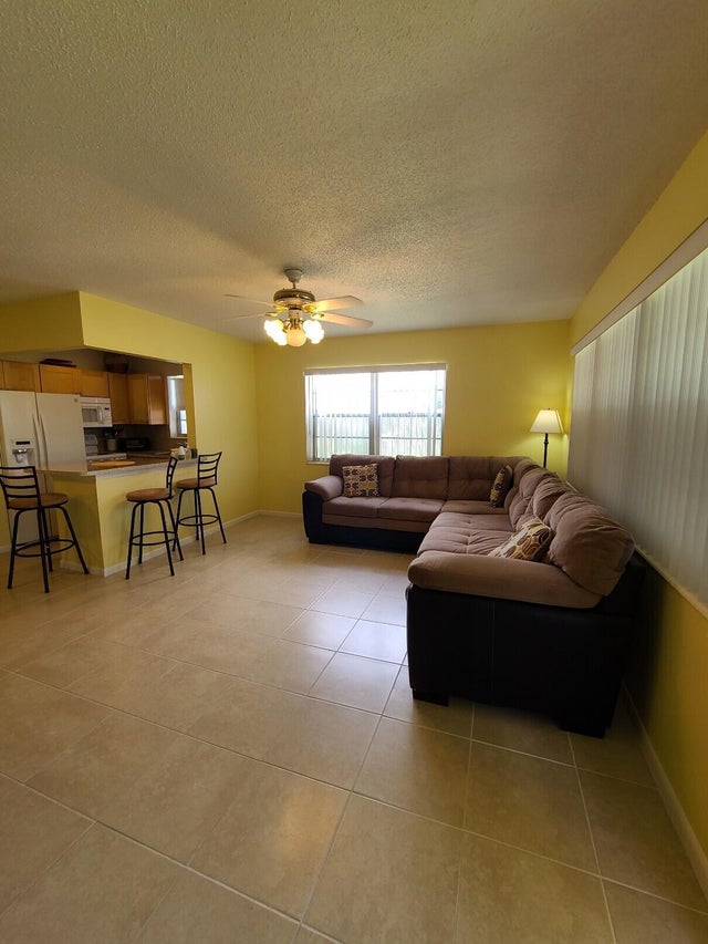 2 of 24 - 133 Camden F, West Palm Beach, FL