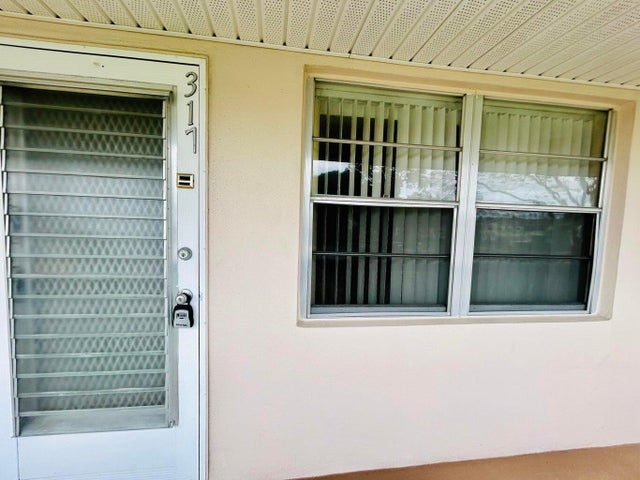 2 of 26 - 317 Windsor N, West Palm Beach, FL