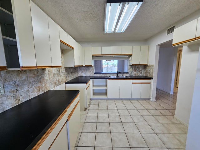 4 of 17 - 4725 Lucerne Lakes Boulevard E #413, Lake Worth, FL