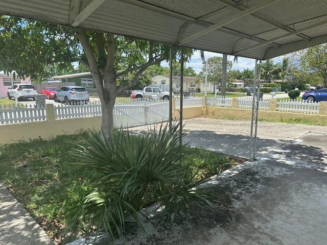 4 of 17 - 4085 Garand Lane, West Palm Beach, FL