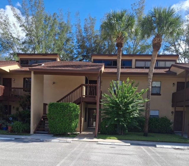 1 of 26 - 1303 Lakeview Drive E, Royal Palm Beach, FL
