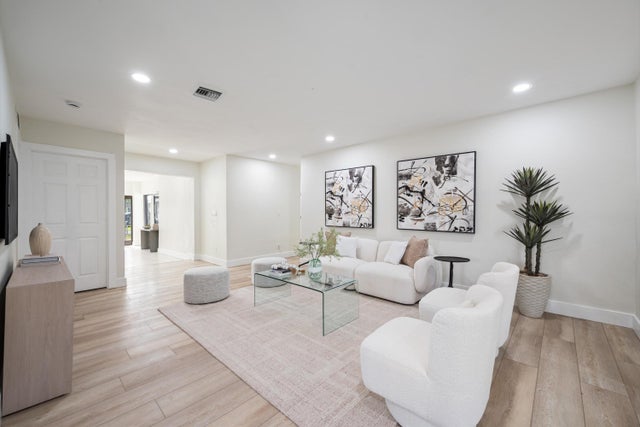 3 of 25 - 8201 Nw 67th Avenue, Tamarac, FL