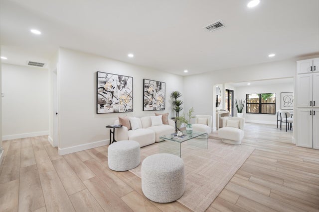 4 of 25 - 8201 Nw 67th Avenue, Tamarac, FL