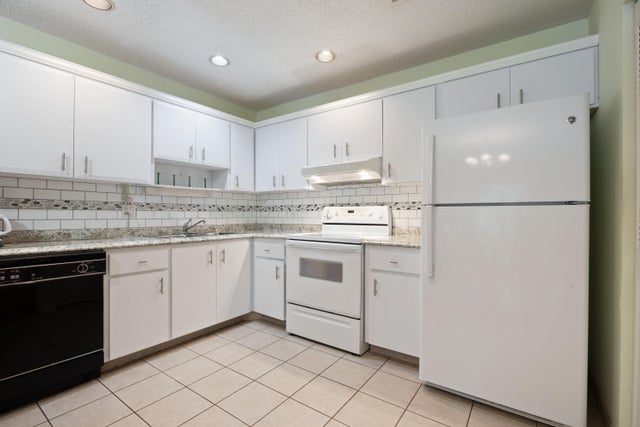 2 of 19 - 5817 La Pinata Boulevard #d-2, Greenacres, FL