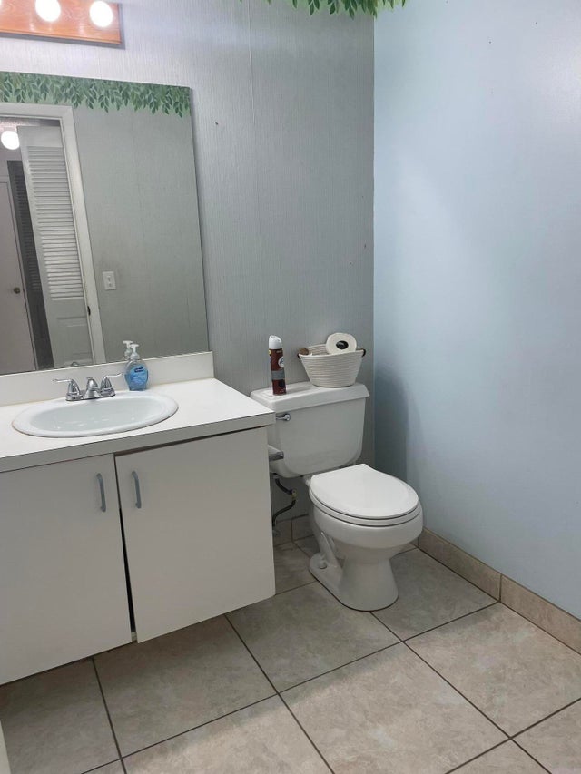 5 of 18 - 5656 Strawberry Lakes Circle, Lake Worth, FL