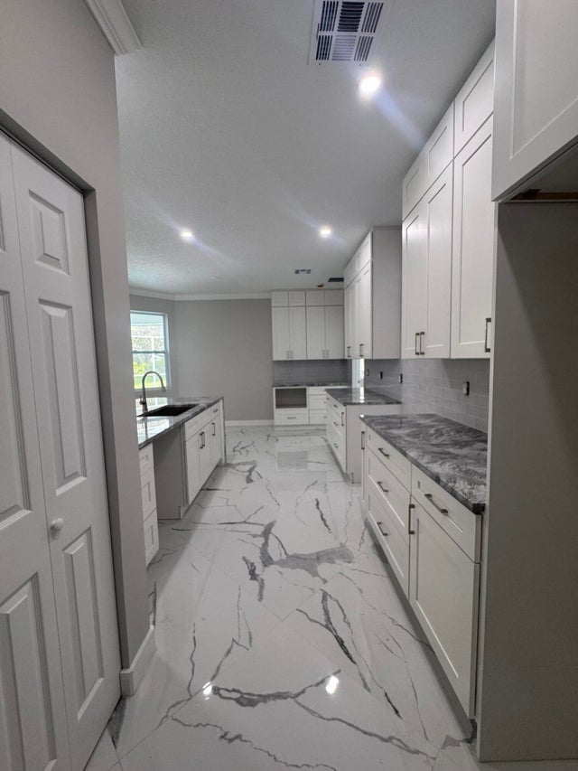 4 of 24 - 3833 Buxton Street Sw, Vero Beach, FL
